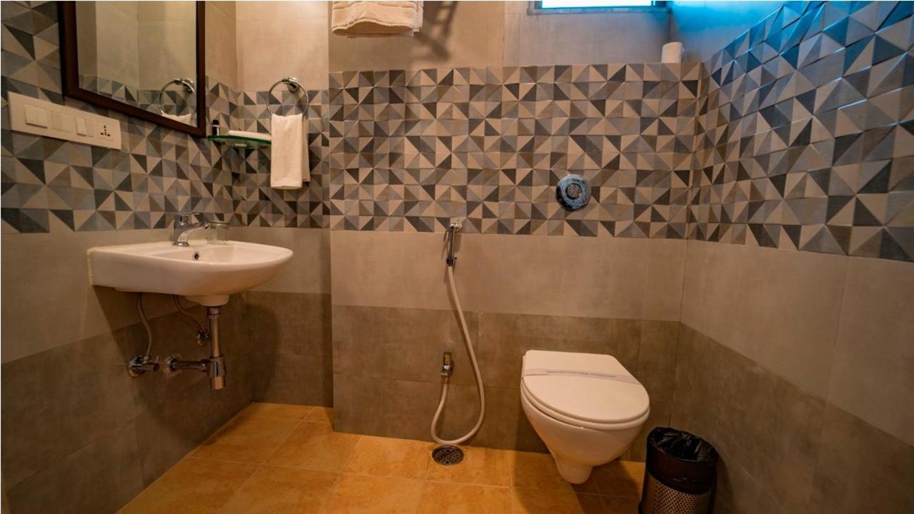 Hotel Wonder Cliff Udaipur Buitenkant foto